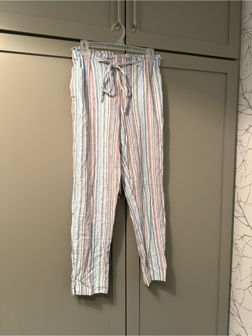 beachlunchlounge Striped linen Pants in White, Blue & Peach